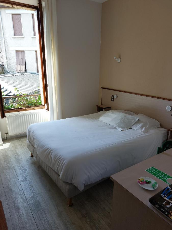 Hotel De France Objat Esterno foto